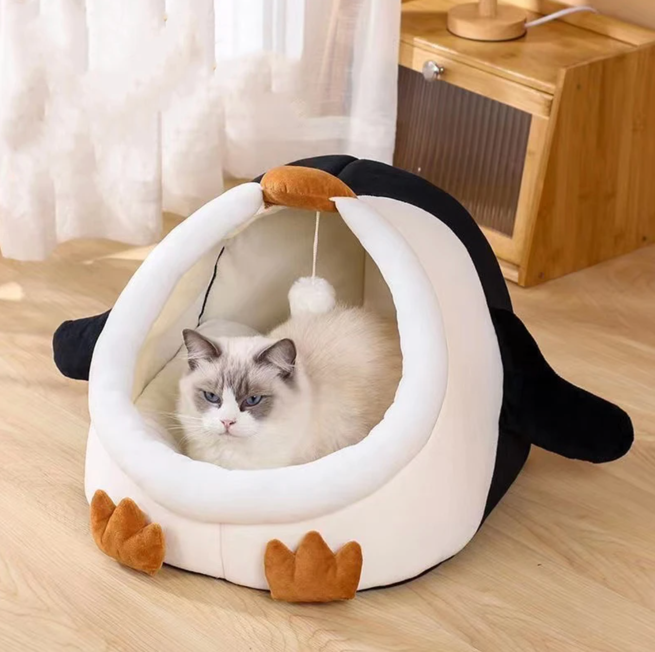 Cama Cerrada para Gato en Forma de Pingüino