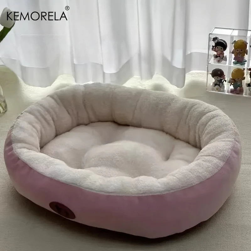 Cama ovalada acogedora para gatos